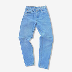 Vintage Levi’s 950 Women’s Blue Jeans 7 MED USA Made Relaxed Fit Tapered Leg